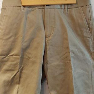 Valencia Men's/Boys Bermuda Shorts Khaki Size 29